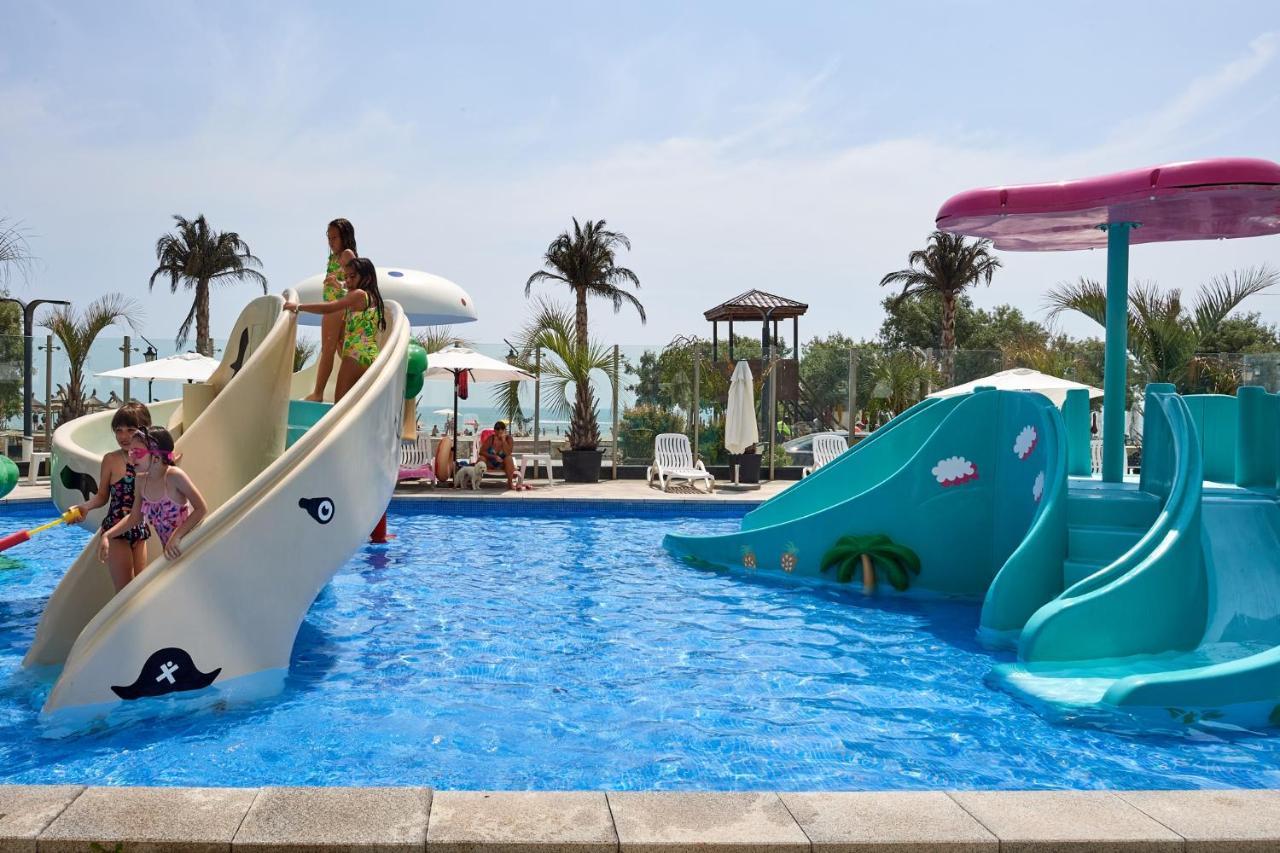 MeliSea ApartHotel Alezzi Beach Năvodari Exterior foto